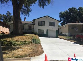 2405 S 49th St, Omaha, NE 68106