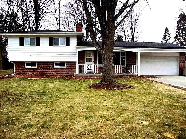 1545 Van Wagoner Dr photo 1