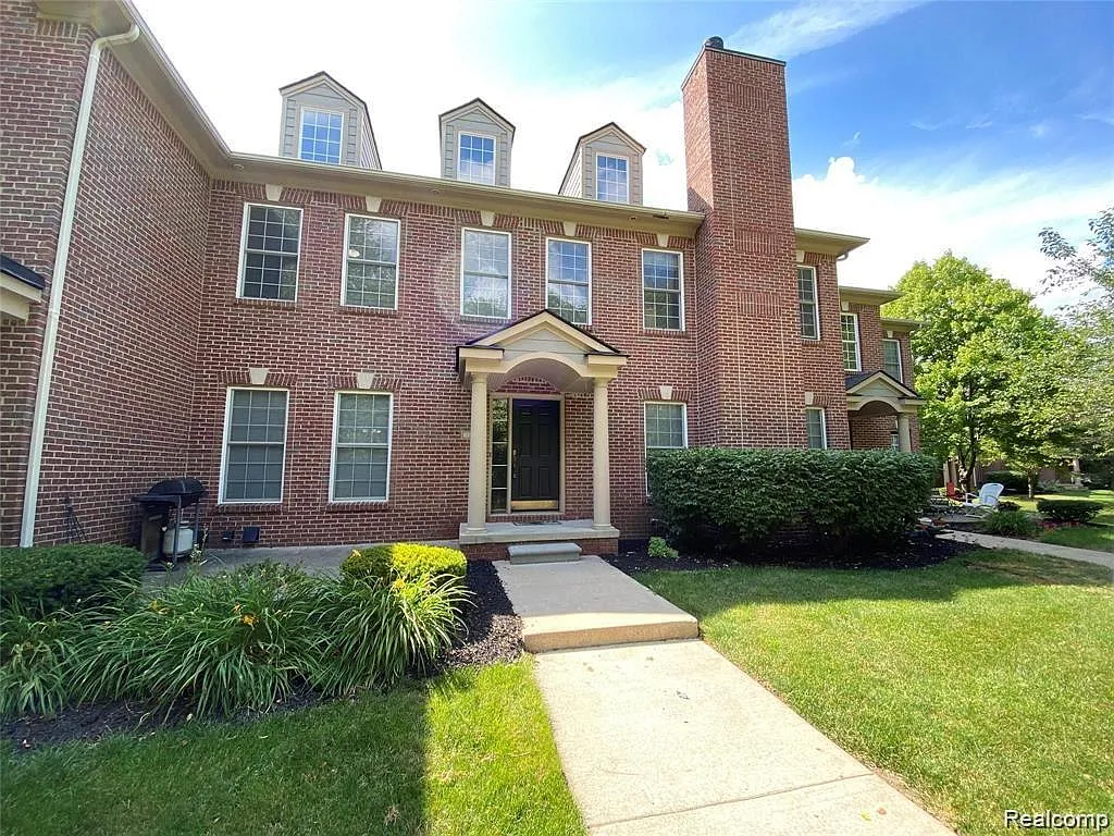 2 bed, 2.5 bath, 1413 sqft, $2,200 — Photo 2