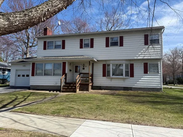 71 Lakewood Parkway, Burlington, VT 05408