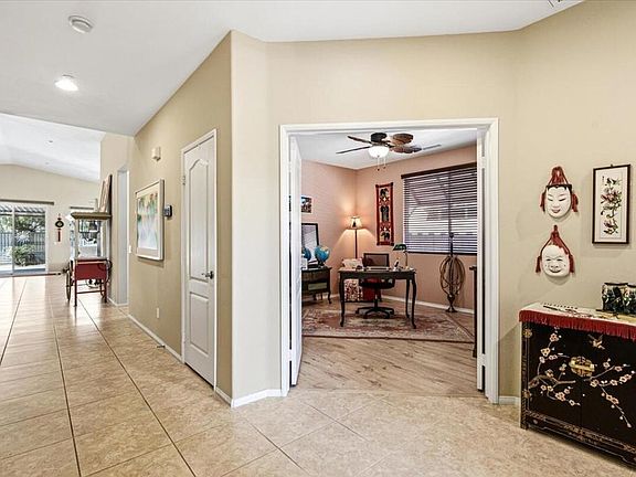 4th image of 2579 Savanna Way