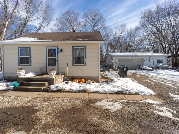 3816 NW Rochester Rd, Topeka, KS 66617