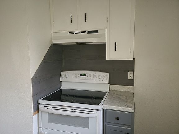 3rd image of 1712 Alamo Ave #1712