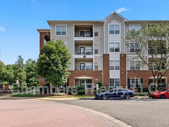 2nd image of 4860 Eisenhower Ave Unit 489