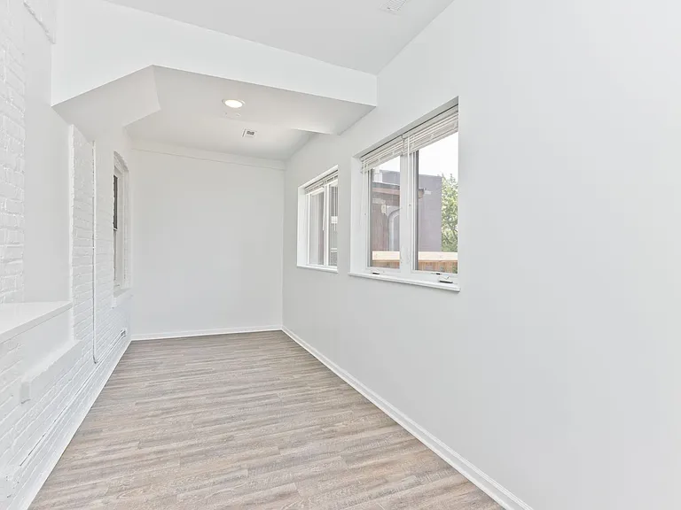 Karkif Lincoln LLC — Photo 7