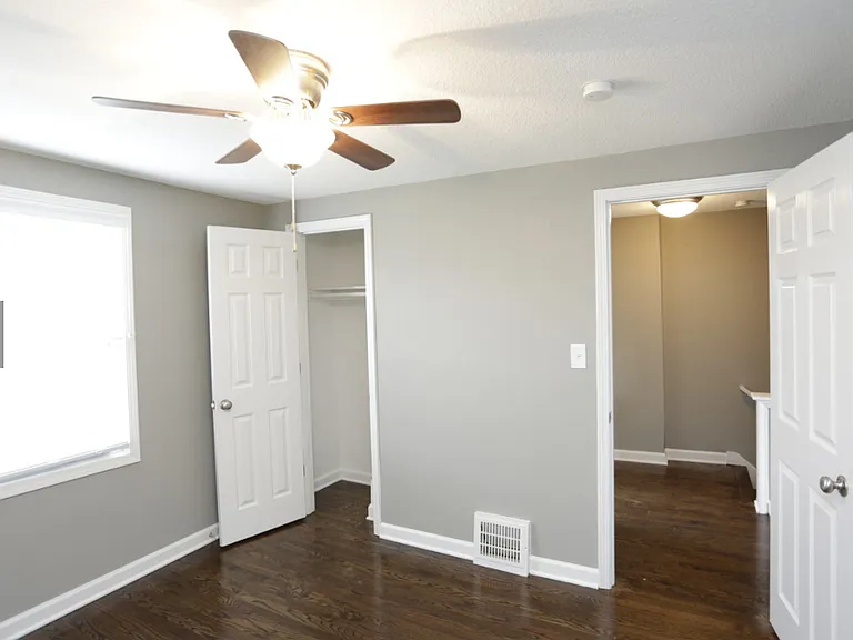 Warwick Court Townhomes — Photo 17