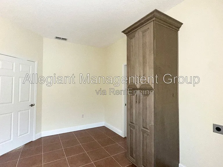 1287 Glendora Rd N — Photo 48