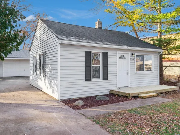 2050 Brady Ave, Burton, MI 48529