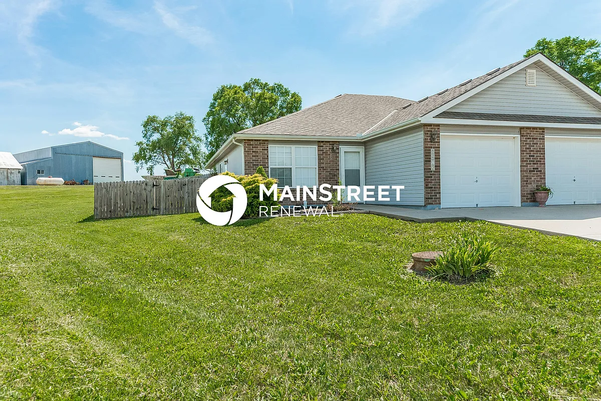 Front View - 1402 Eagle Dr