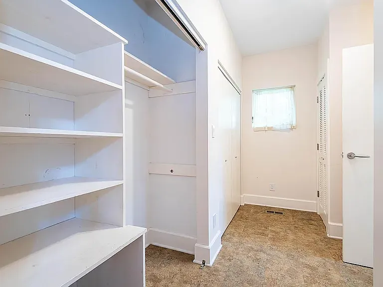 524 S Highland Ave — Photo 13