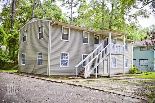 111 Columbia Dr Photo 1