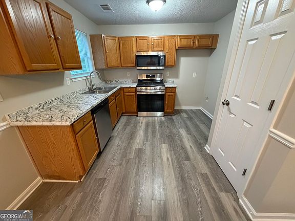 5th image of 85 Kirkland Ct