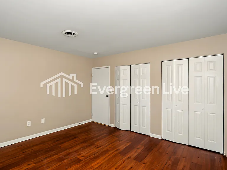 1331 Compton Rd — Photo 9