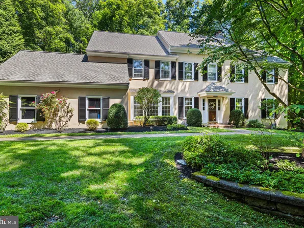 101 Woods Ln, Wayne, PA 19087