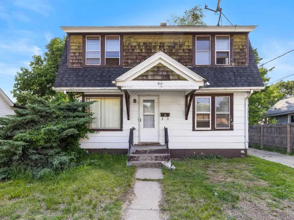 810 N Horsman St, Rockford, IL 61101