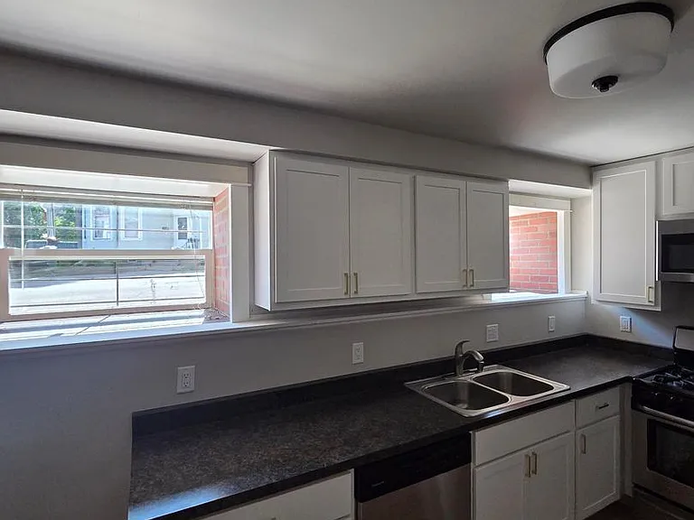 222 N Hamilton St — Photo 6