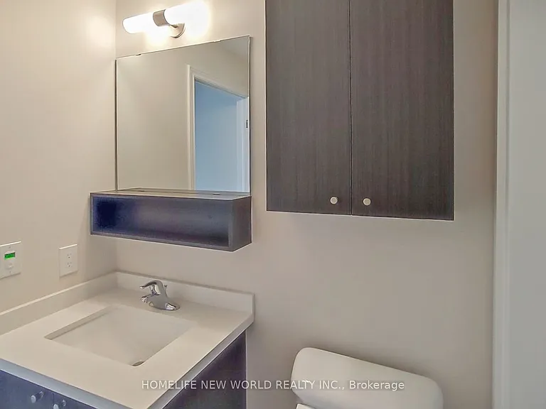 2750 King St E #301 — Photo 17