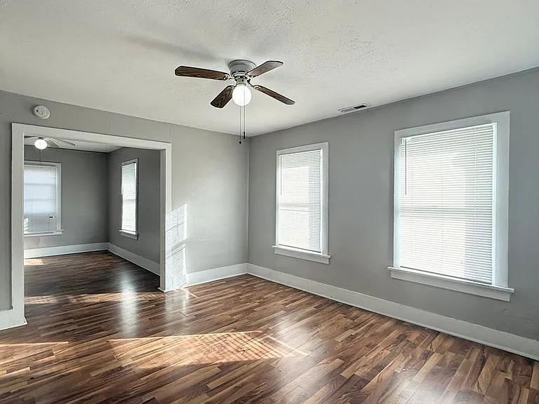 1911 Park Ave — Photo 1