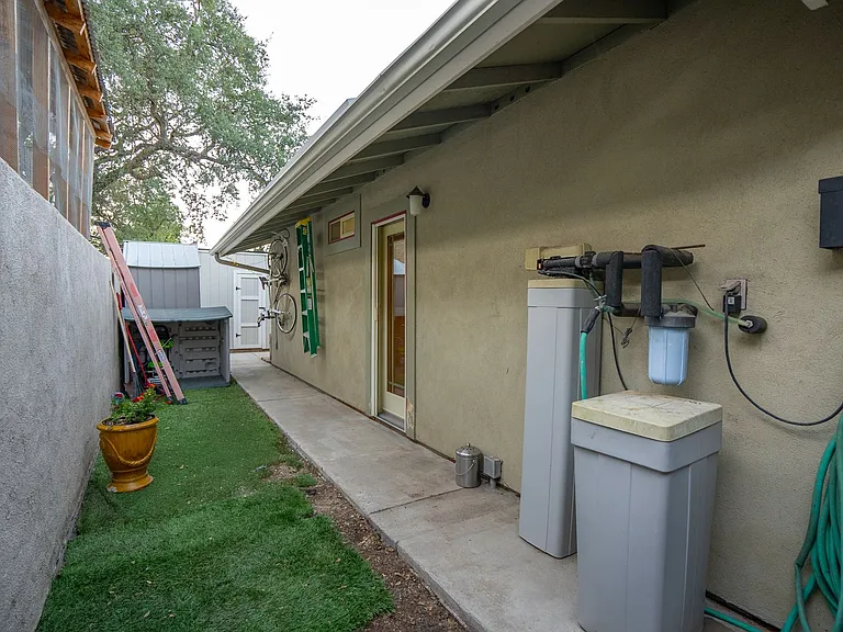 1241 Chestnut St — Photo 17