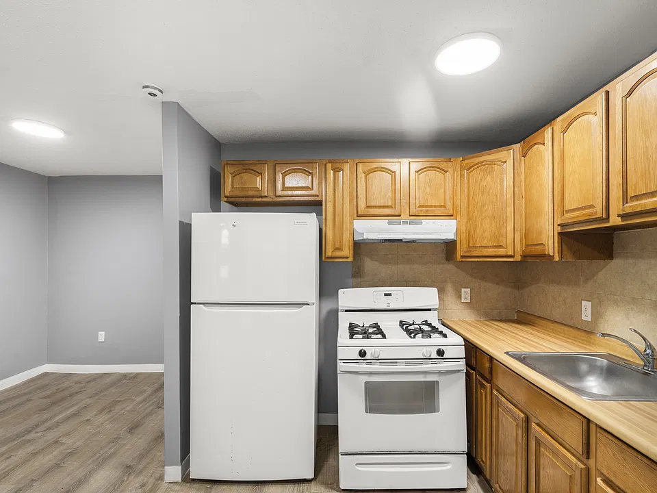 26-28 Lawrence St #28-2