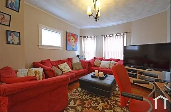 9 Swan St #2 — Photo 6