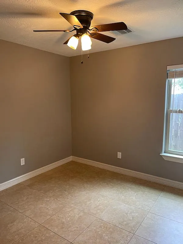 218 Hill Terrace Dr — Photo 4