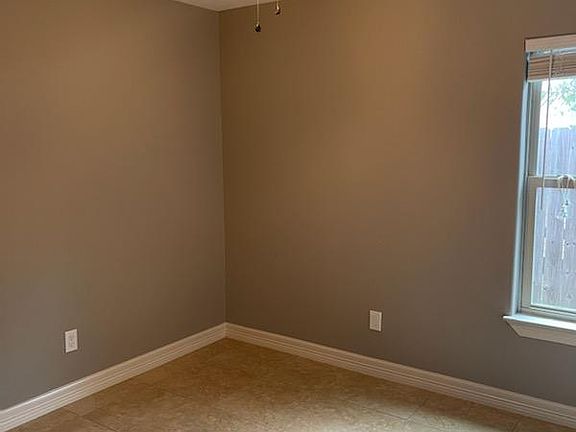 4th image of 218 Hill Terrace Dr #B