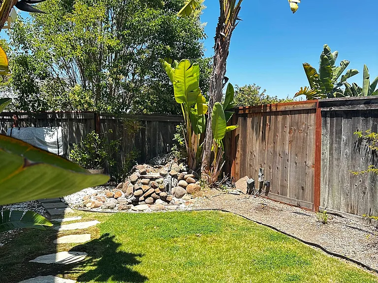 103 Secret Cv — Photo 25