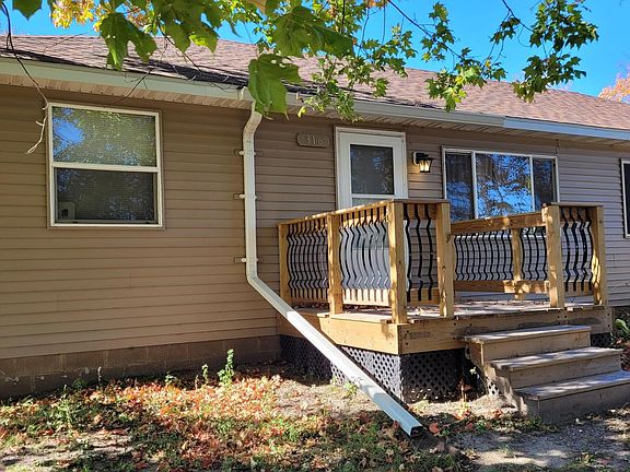 5th image of 316 Cherry Ave N