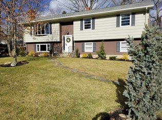 125 Middlebrooks Ave, Trumbull, CT 06611