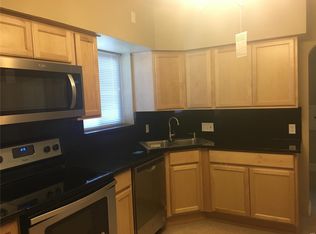 3100 Clearview Dr, Saint Louis, MO 63121