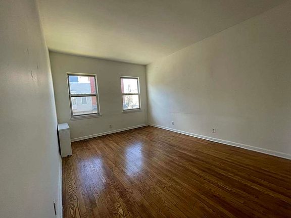 2nd image of 622 Manhattan Ave #2F
