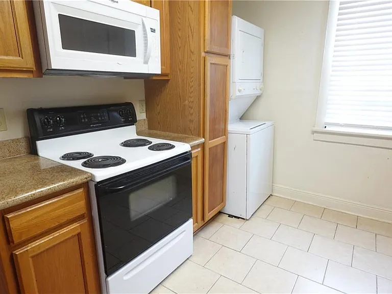 1225 1/2 Burdette St #1225 — Photo 6
