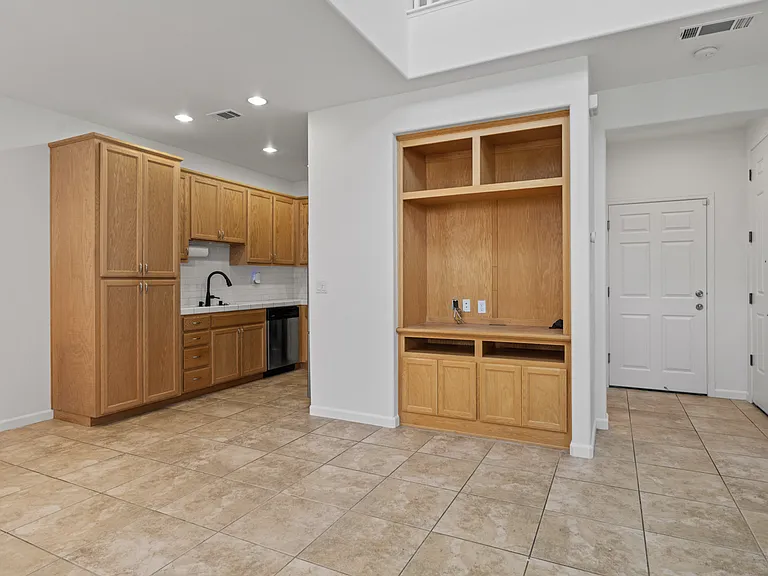 361 Gabiano Ct — Photo 7