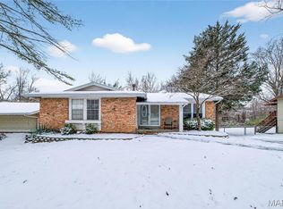 677 Turfwood Dr, Ballwin, MO 63021