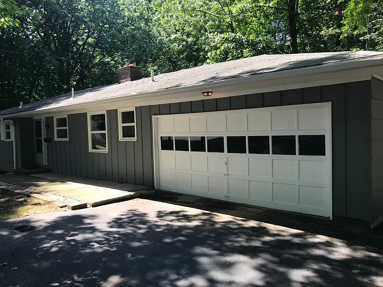 345 Russell Ave — Photo 3