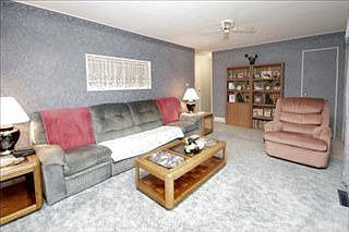 4th image of 207 Morgan Ave W