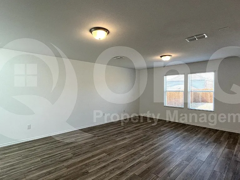 882 Breakwater Dr — Photo 9