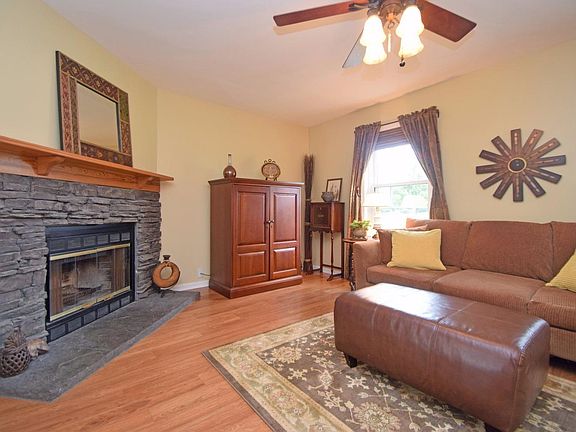 3rd image of 3538 Island Trail Dr