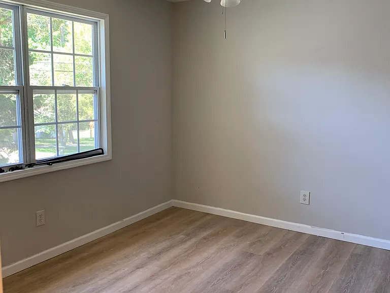 363 Rothell Rd — Photo 10