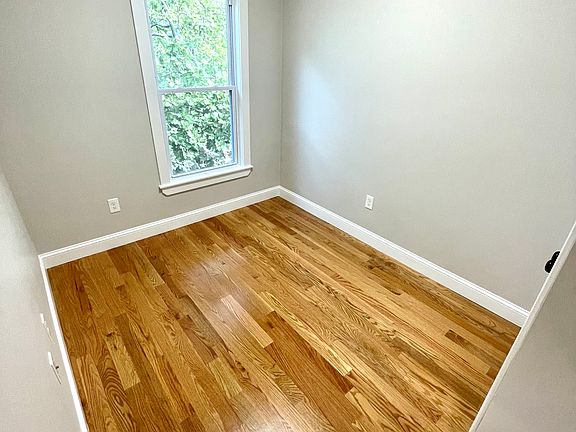 4th image of 247 Chelsea St APT 3