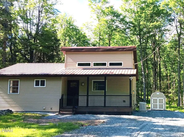 103 Jean Danielson Dr, Greentown, PA 18426