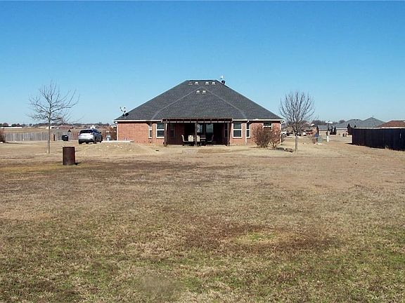 5th image of 135 Willow Bend Dr