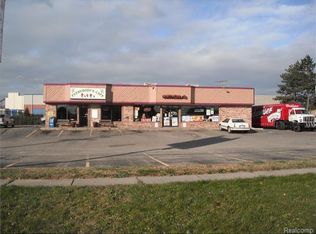 1431 Airport Rd, Waterford, MI 48327