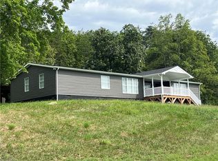 2014 Young Rd, Walnut Cove, NC 27052