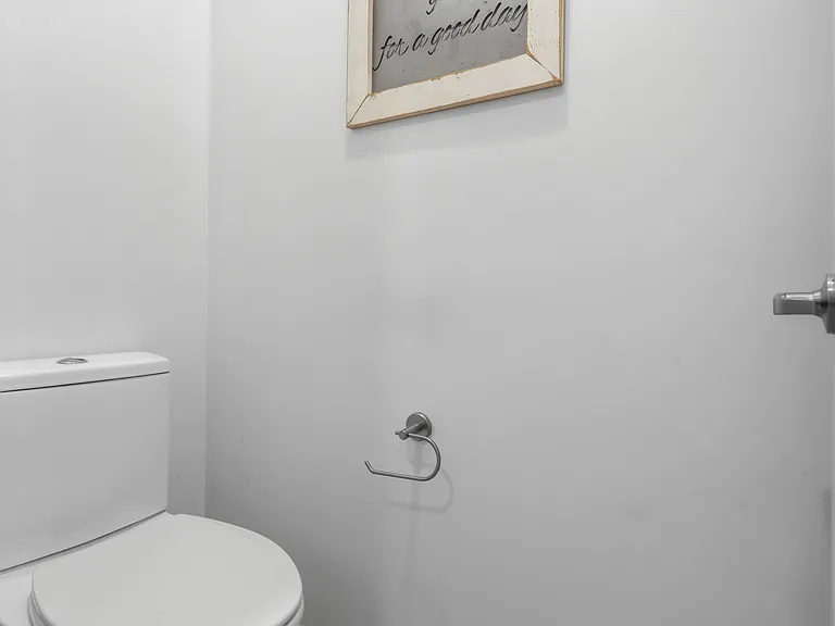 1101 Walnut St #1202 — Photo 32