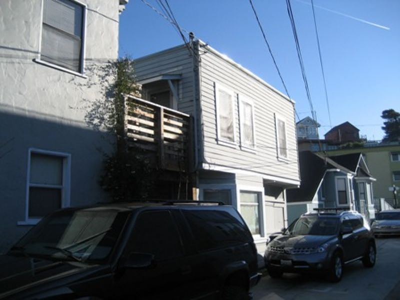 1st image of 108 Park Pl APT B