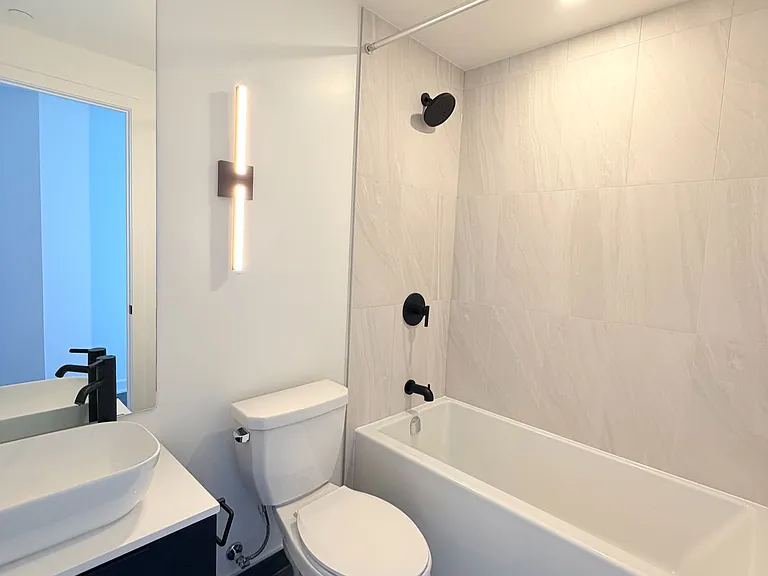 1185 Dupont St #2507 — Photo 15