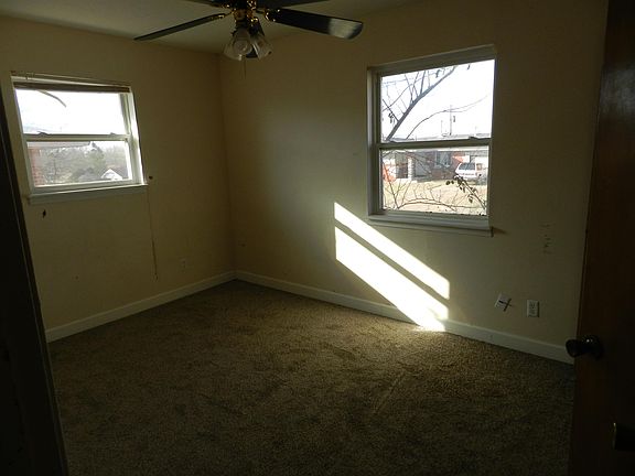 4th image of 429 NW 54th St