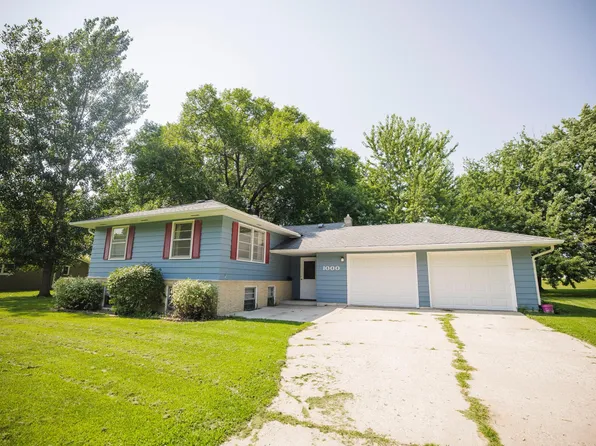 1000 W 4th St, Morris, MN 56267